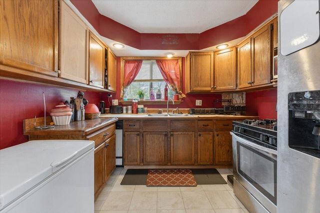 11515 Whitehorn Street, Romulus, MI 48174