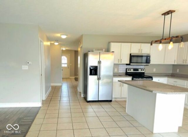 3214 Bristlecone Court, Whiteland, IN 46184
