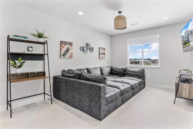2812 Garden Farms Avenue, Lathrop, CA 95330