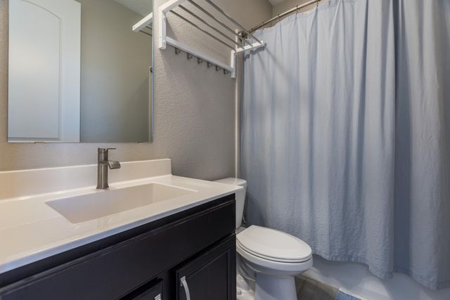 6516 Kimmick Drive NW, Albuquerque, NM 87120