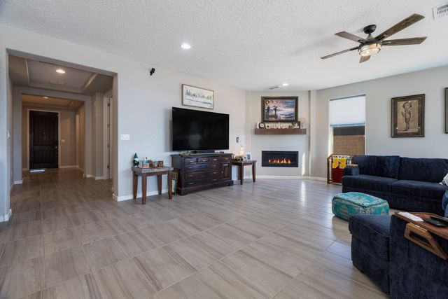 6516 Kimmick Drive NW, Albuquerque, NM 87120