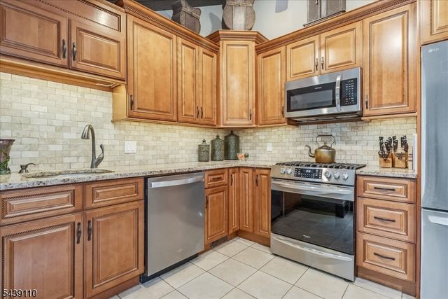4 Indian Trl, Sparta Twp., NJ 07871