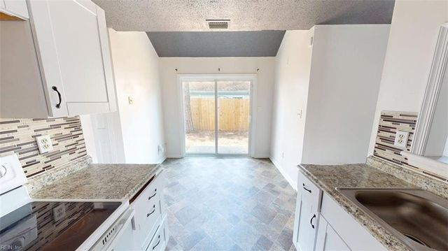 197 Gate House RD, Newport News, VA 23609