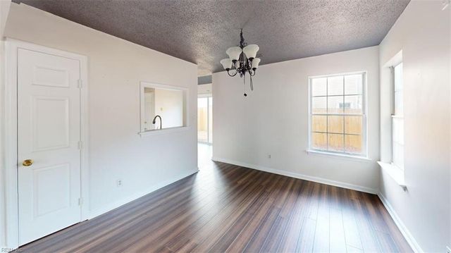 197 Gate House RD, Newport News, VA 23609
