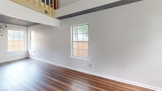 197 Gate House RD, Newport News, VA 23609