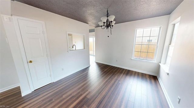 197 Gate House RD, Newport News, VA 23609
