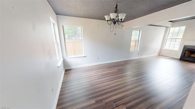 197 Gate House RD, Newport News, VA 23609