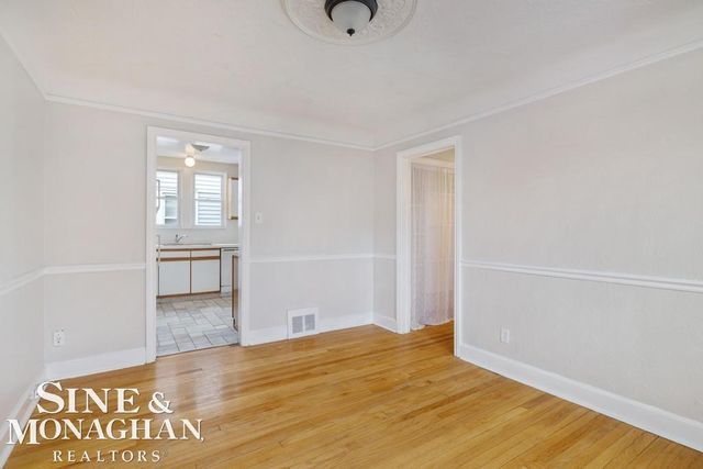 1740 Anita Avenue, Grosse Pointe Woods, MI 48236