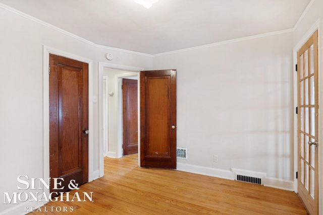 1740 Anita Avenue, Grosse Pointe Woods, MI 48236