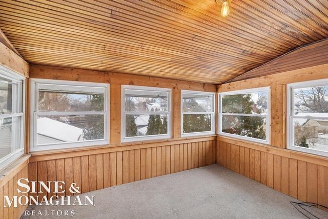 1740 Anita Avenue, Grosse Pointe Woods, MI 48236