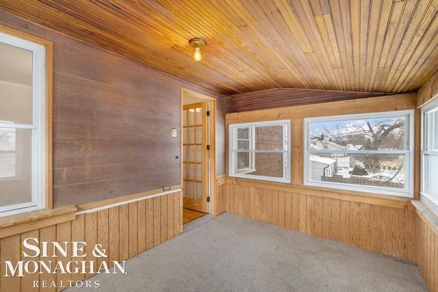 1740 Anita Avenue, Grosse Pointe Woods, MI 48236