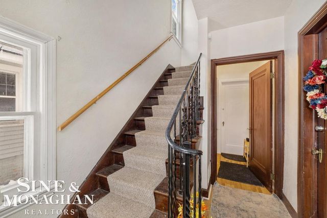 1740 Anita Avenue, Grosse Pointe Woods, MI 48236