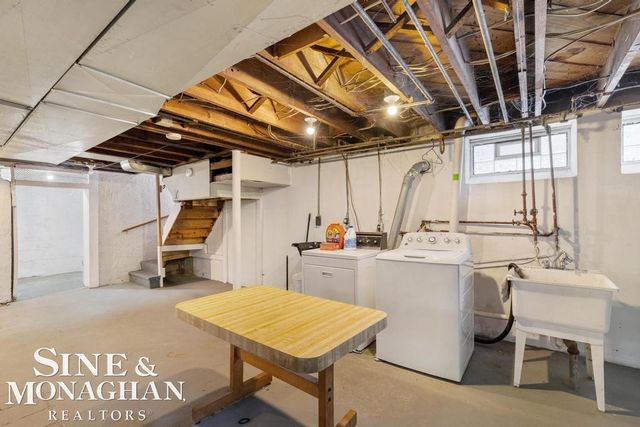 1740 Anita Avenue, Grosse Pointe Woods, MI 48236