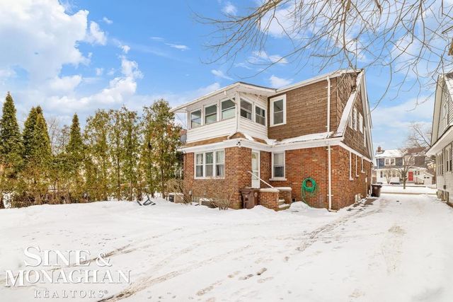 1740 Anita Avenue, Grosse Pointe Woods, MI 48236