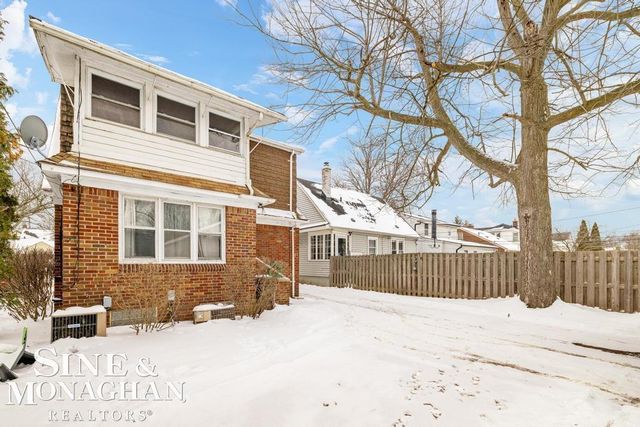 1740 Anita Avenue, Grosse Pointe Woods, MI 48236
