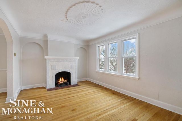 1740 Anita Avenue, Grosse Pointe Woods, MI 48236