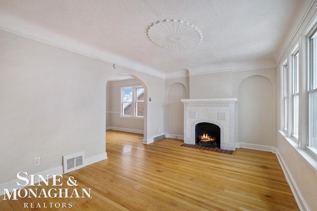 1740 Anita Avenue, Grosse Pointe Woods, MI 48236