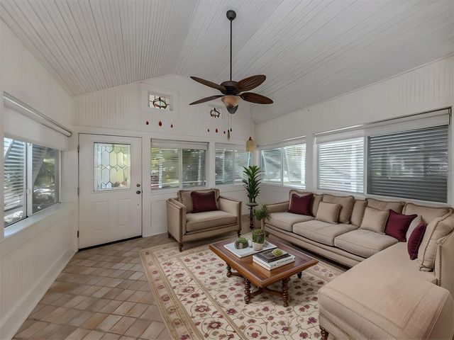 726 EAGLE POINT DRIVE, Venice, FL 34285
