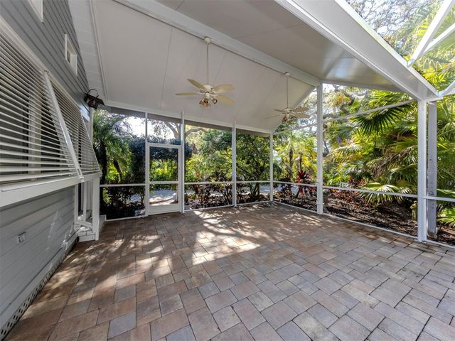 726 EAGLE POINT DRIVE, Venice, FL 34285