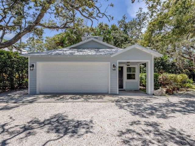 726 EAGLE POINT DRIVE, Venice, FL 34285