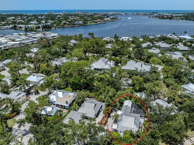 726 EAGLE POINT DRIVE, Venice, FL 34285