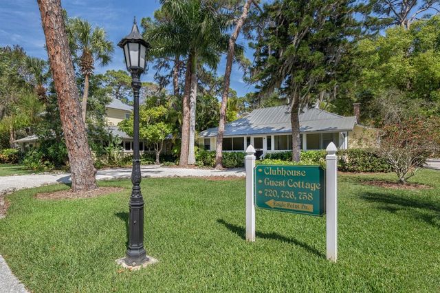 726 EAGLE POINT DRIVE, Venice, FL 34285
