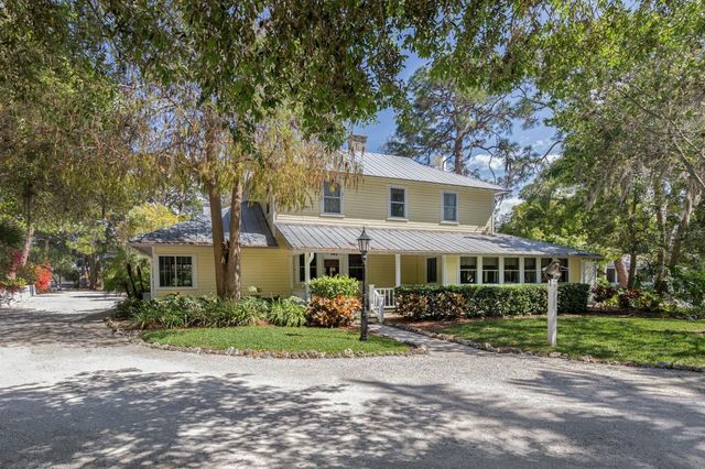 726 EAGLE POINT DRIVE, Venice, FL 34285
