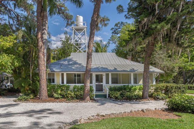 726 EAGLE POINT DRIVE, Venice, FL 34285