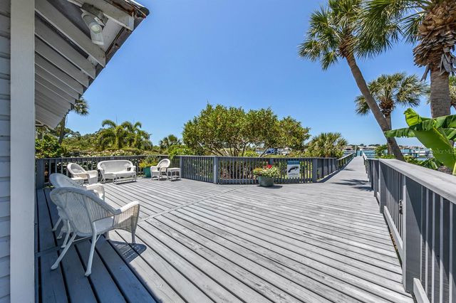 726 EAGLE POINT DRIVE, Venice, FL 34285
