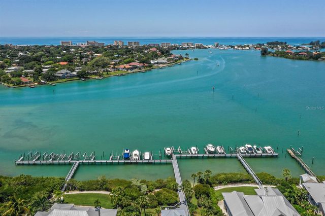 726 EAGLE POINT DRIVE, Venice, FL 34285