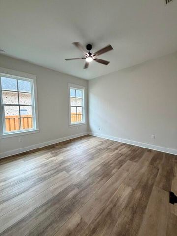 139 Leap Year Lane, Freeport, FL 32439