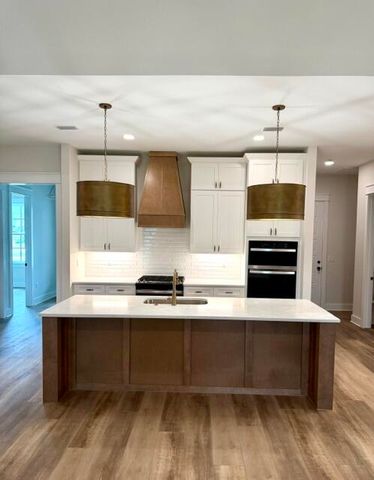 139 Leap Year Lane, Freeport, FL 32439