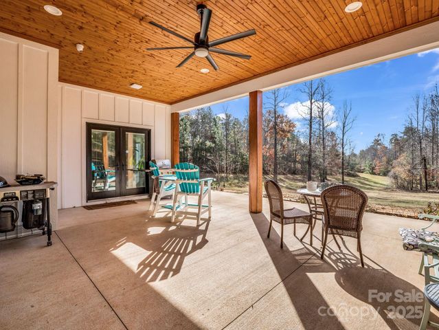 21 Rock Ridge Road, Mill Spring, NC 28756