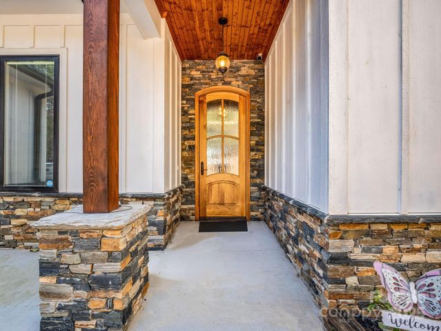 21 Rock Ridge Road, Mill Spring, NC 28756