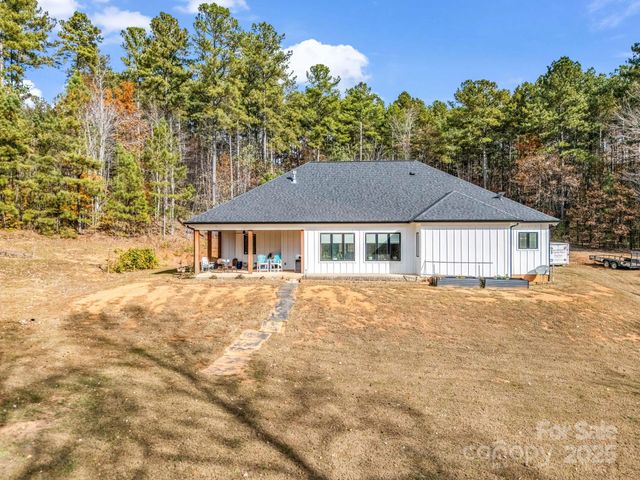 21 Rock Ridge Road, Mill Spring, NC 28756