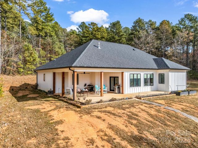 21 Rock Ridge Road, Mill Spring, NC 28756