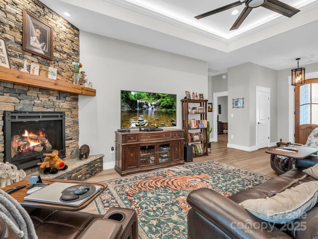 21 Rock Ridge Road, Mill Spring, NC 28756