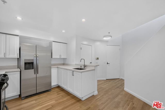 8704 Santa Monica Boulevard PH3, West Hollywood, CA 90069