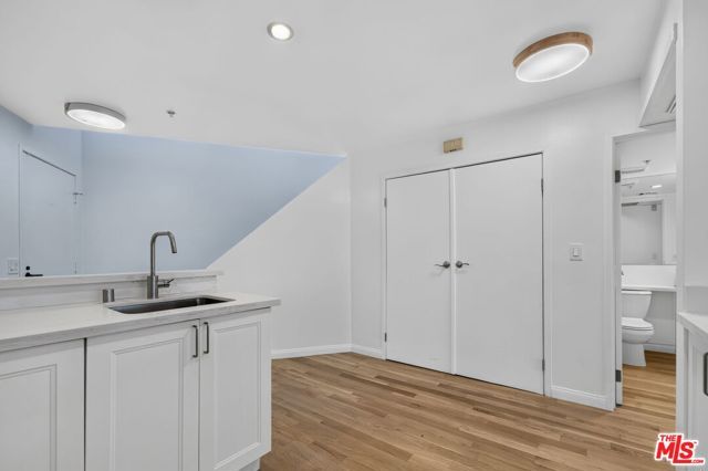8704 Santa Monica Boulevard PH3, West Hollywood, CA 90069