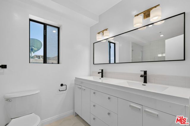 8704 Santa Monica Boulevard PH3, West Hollywood, CA 90069