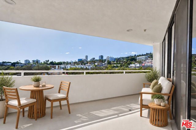 8704 Santa Monica Boulevard PH3, West Hollywood, CA 90069