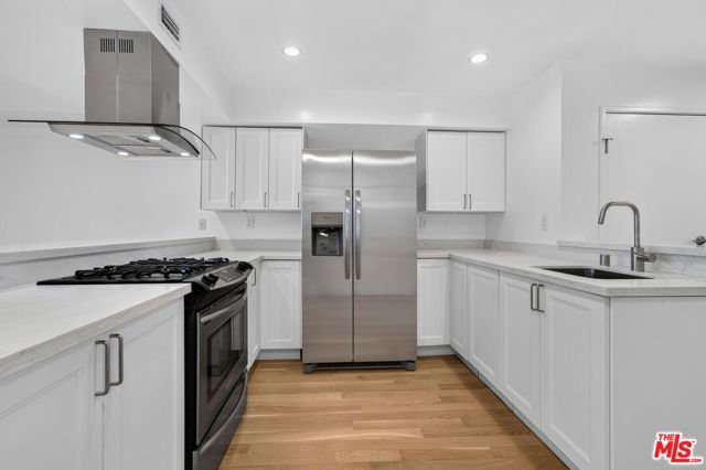 8704 Santa Monica Boulevard PH3, West Hollywood, CA 90069