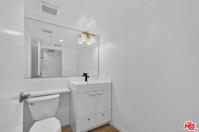 8704 Santa Monica Boulevard PH3, West Hollywood, CA 90069