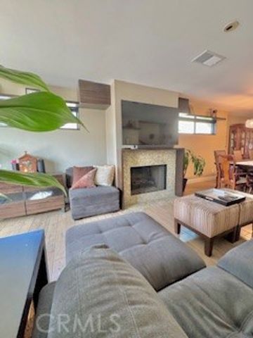 8713 Samoline, Downey, CA 90240