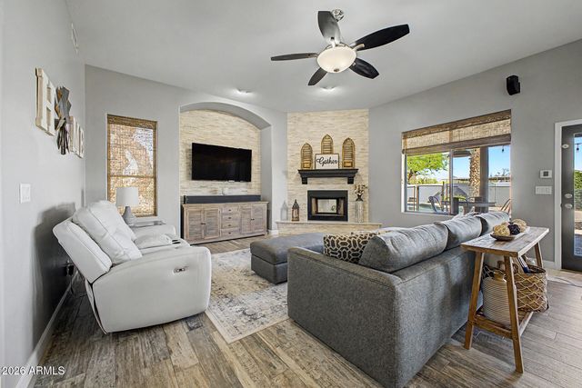 120 W ADAMANDA Drive, Phoenix, AZ 85086