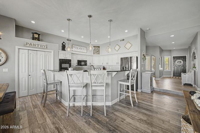 120 W ADAMANDA Drive, Phoenix, AZ 85086