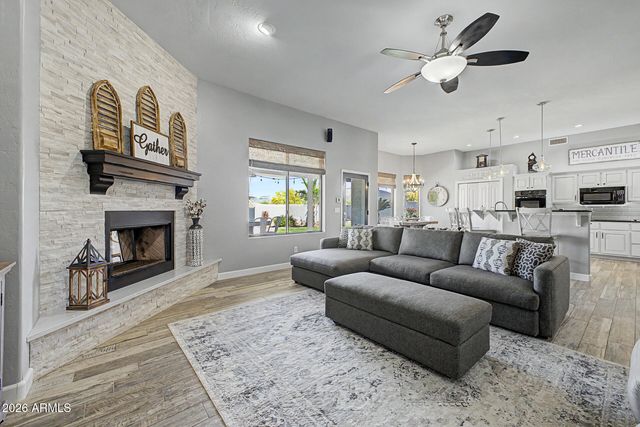 120 W ADAMANDA Drive, Phoenix, AZ 85086