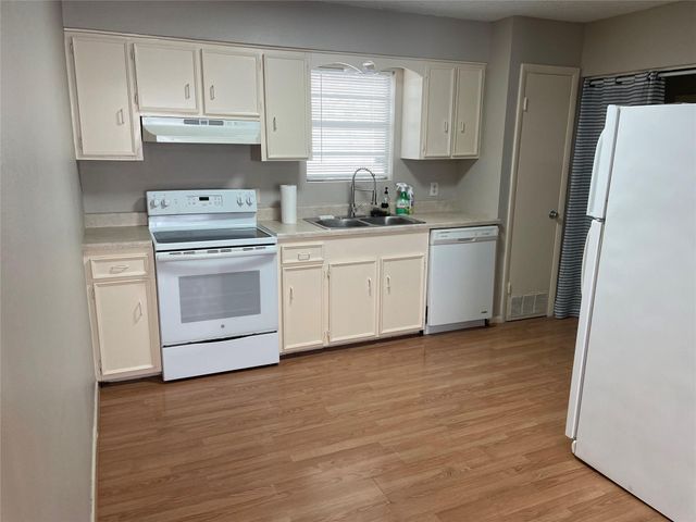 1511 22nd Street 1, Galveston, TX 77550