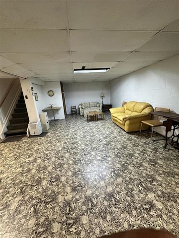 5168 Woodcliff Drive, Flint, MI 48504