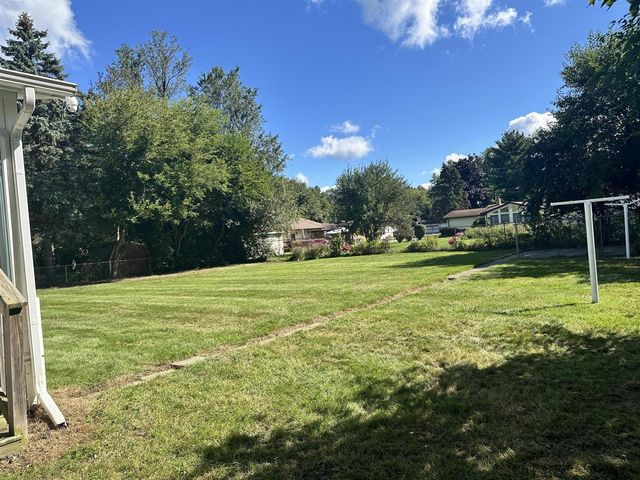 5168 Woodcliff Drive, Flint, MI 48504